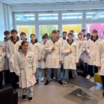 Schülergruppe der RSRV bei Rafi